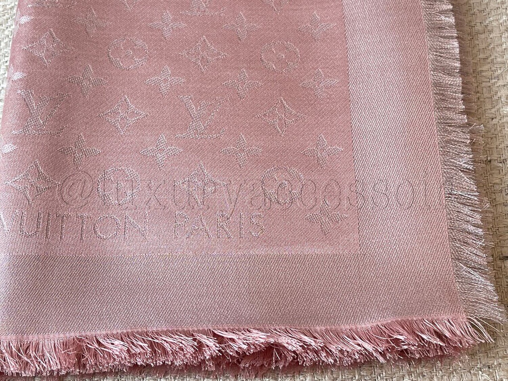 LOUIS VUITTON Dames Monogram Shine Tuch Wol in Roze