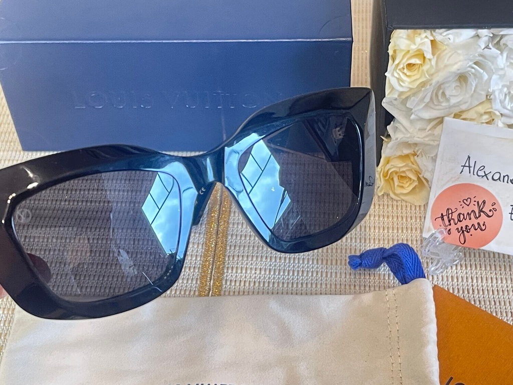 Louis Vuitton Arizona Dream Sunglasses in Black - The Royal Couturier