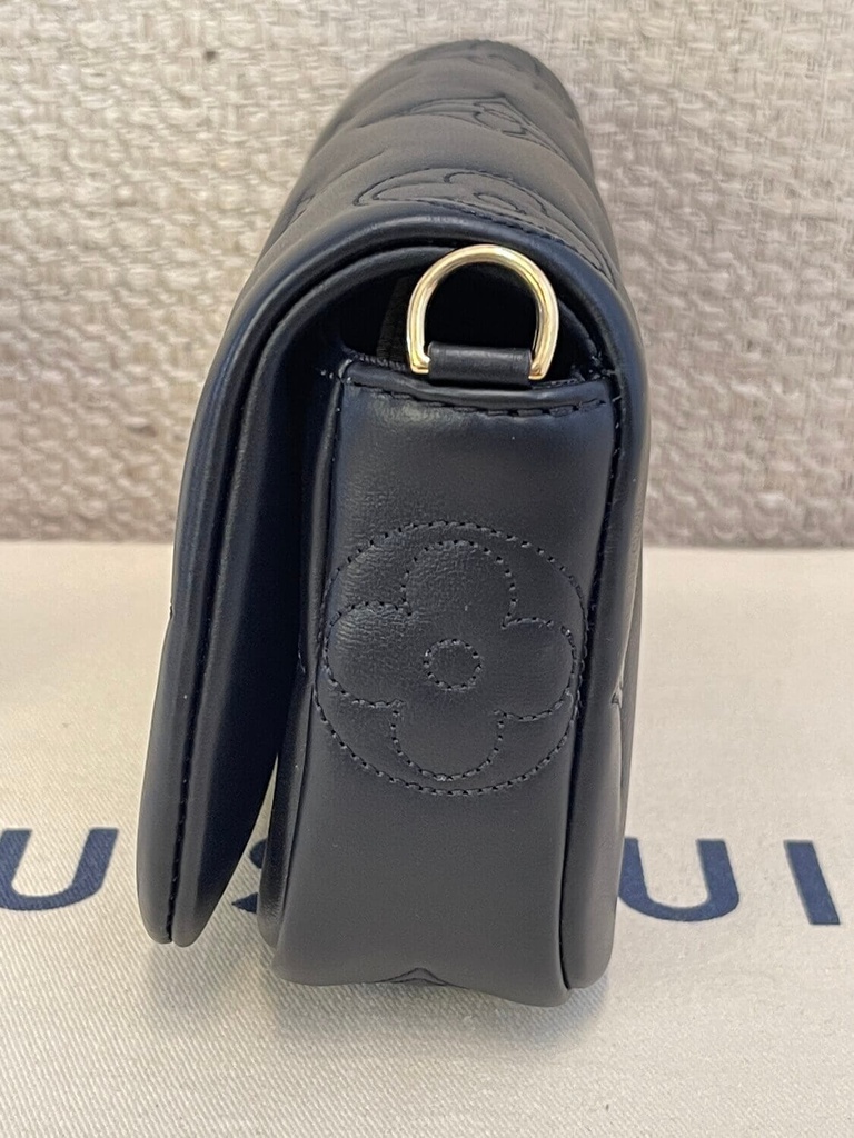 Louis Vuitton Bubblegram Wallet on Strap Black – DAC