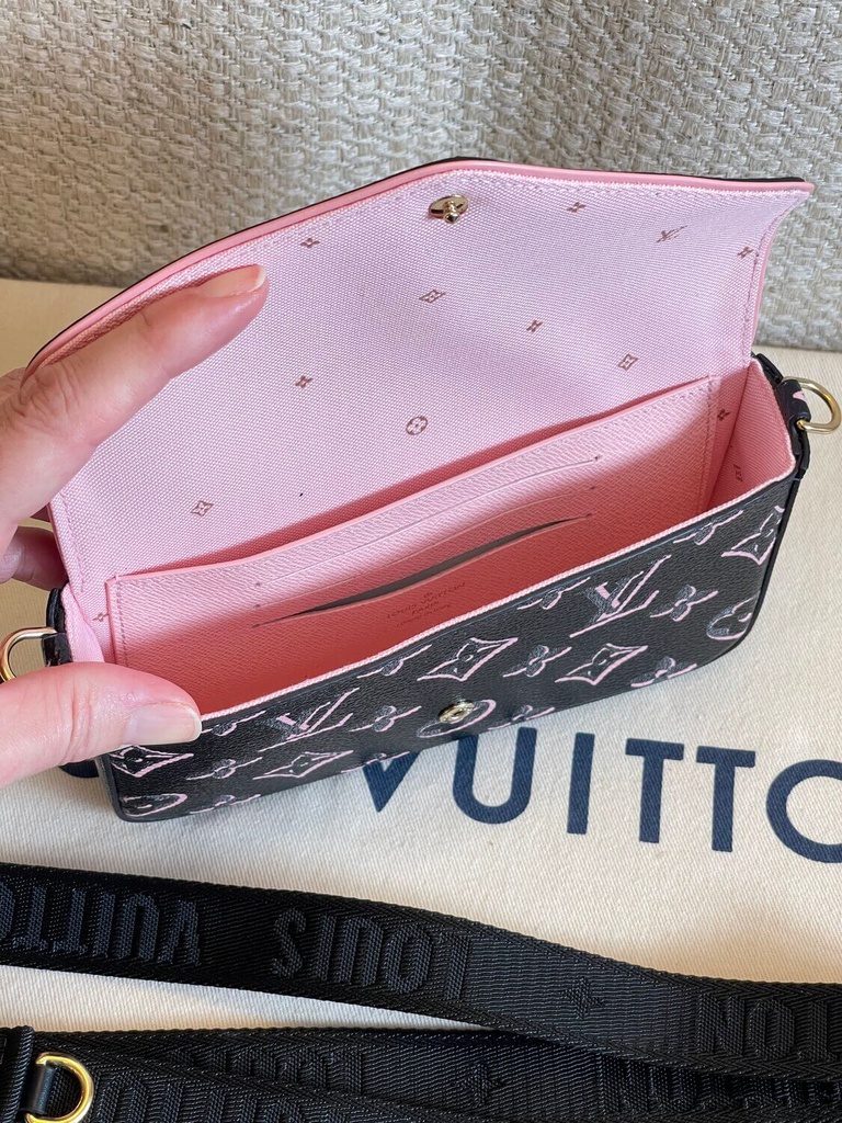 Louis Vuitton Limited Edition Monogram Canvas Fall For You Felicie Strap &  Go, Louis Vuitton Handbags