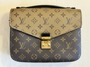 Pochette Metis Monogram Reverse