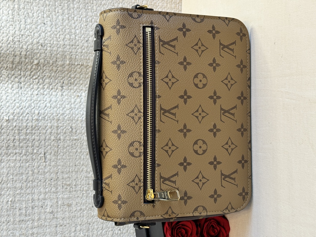 Pochette Metis Monogram Reverse