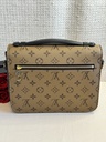 Pochette Metis Monogram Reverse