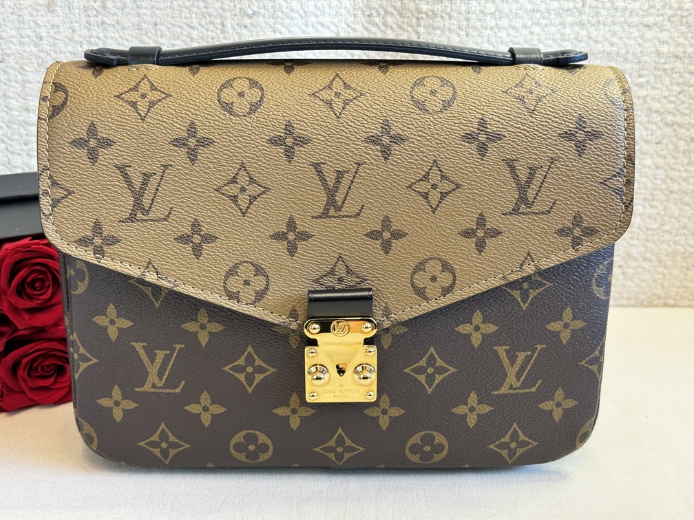 Pochette Metis Monogram Reverse