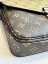 Pochette Metis Monogram Reverse