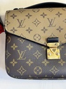 Pochette Metis Monogram Reverse