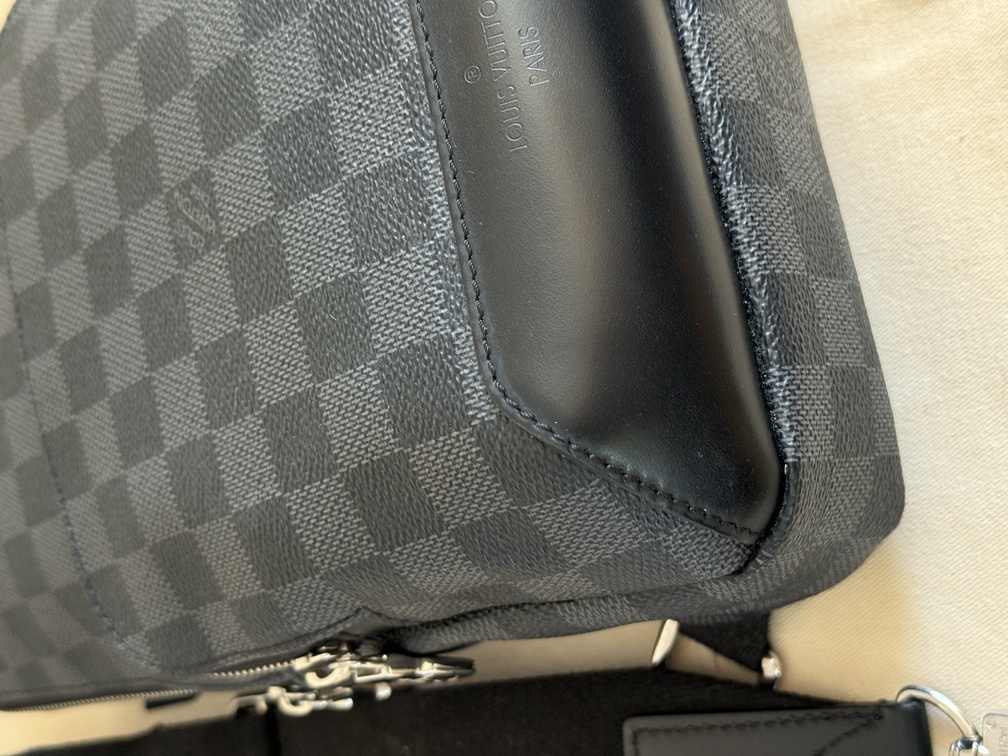 Avenue Sling bag Damier Graphite