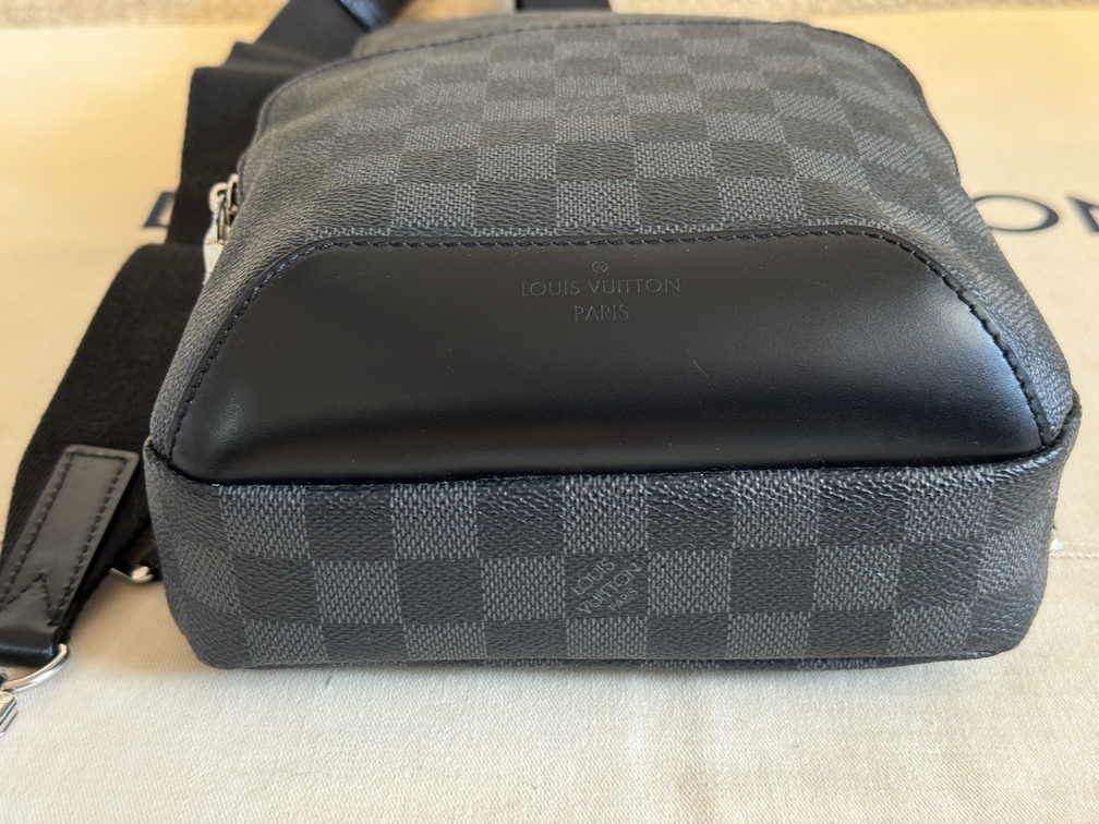 Avenue Sling bag Damier Graphite