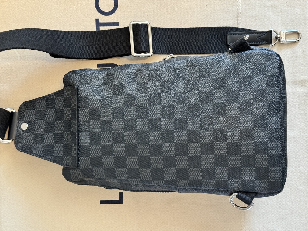 Avenue Sling bag Damier Graphite