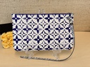 Pouch By The Pool blau