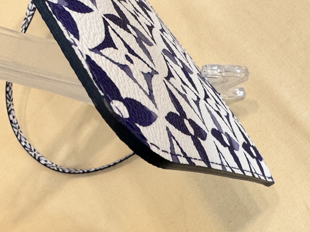 Pouch By The Pool blau