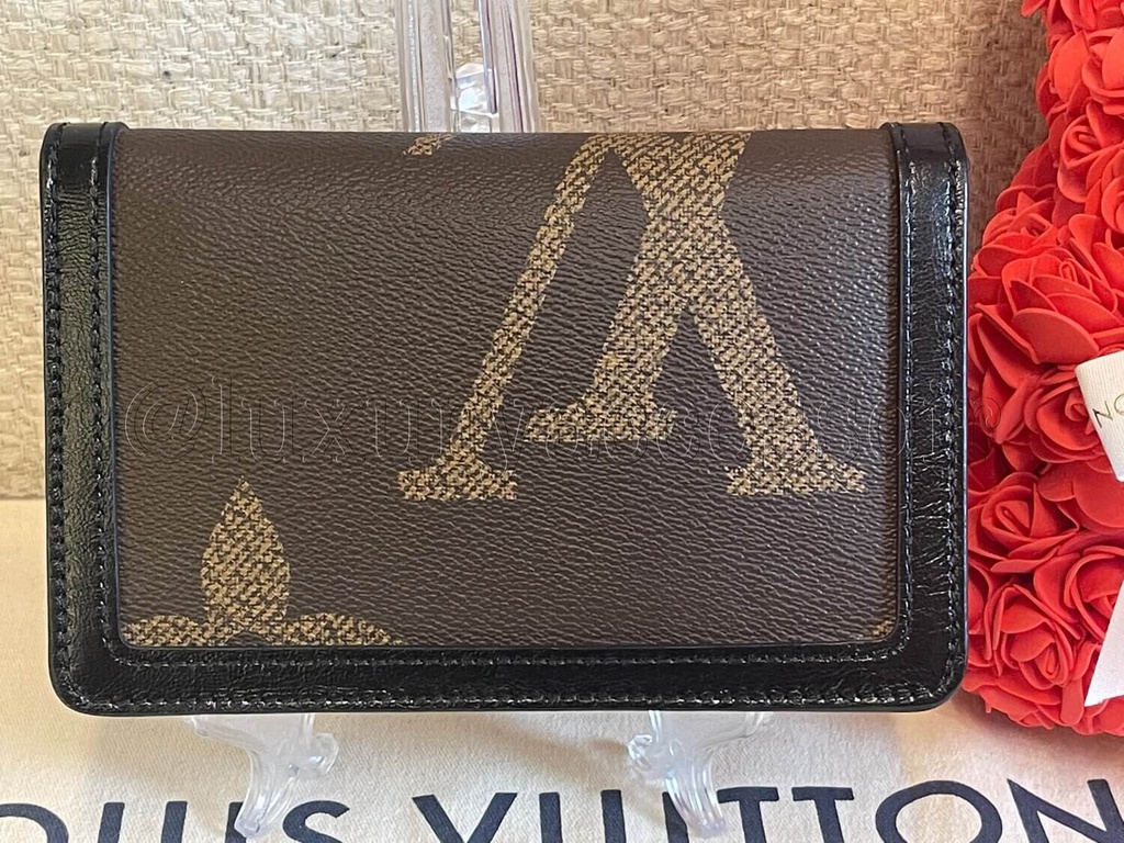Louis Vuitton Monogram Giant Reverse Dauphine Bumbag (SHG-33341) – LuxeDH
