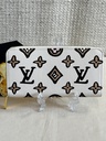 Zippy long wallet Wild @ Heart