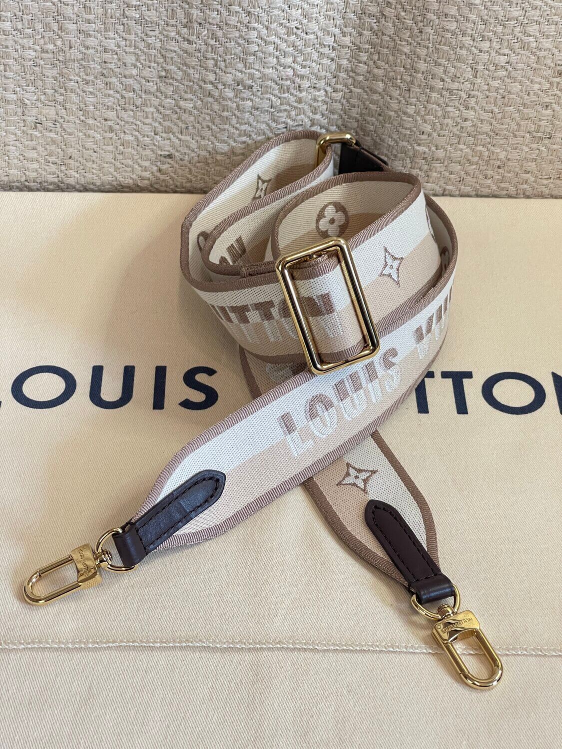 Louis Vuitton breiter Schulterriemen – Designer Labels Premium Secondhand
