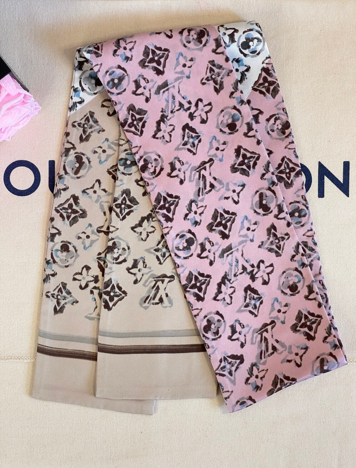 Louis Vuitton Silk Twill Monogram Confidential Bandeau Scarf - The Lux  Portal