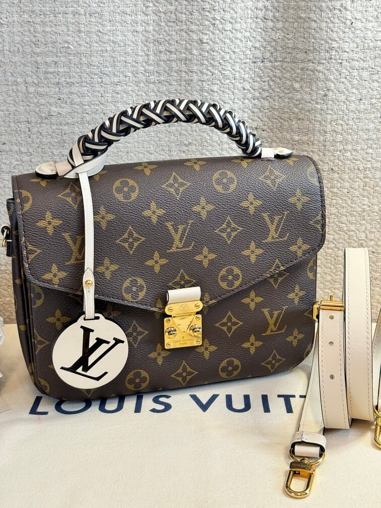 Pochette metis monogram sale