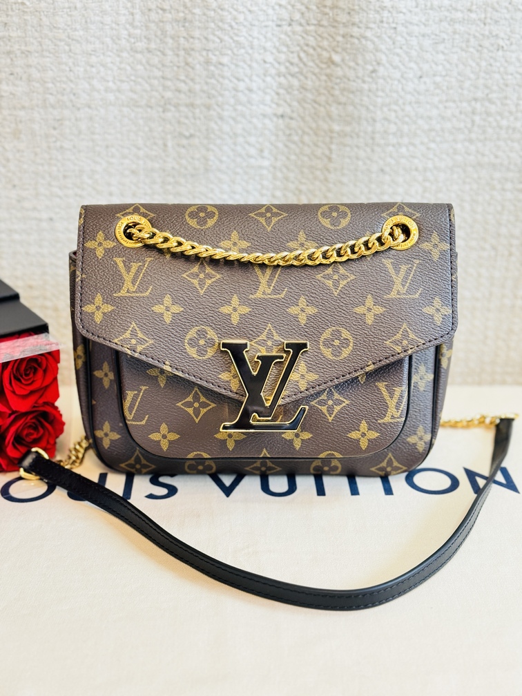 Lv passy chain bag sale